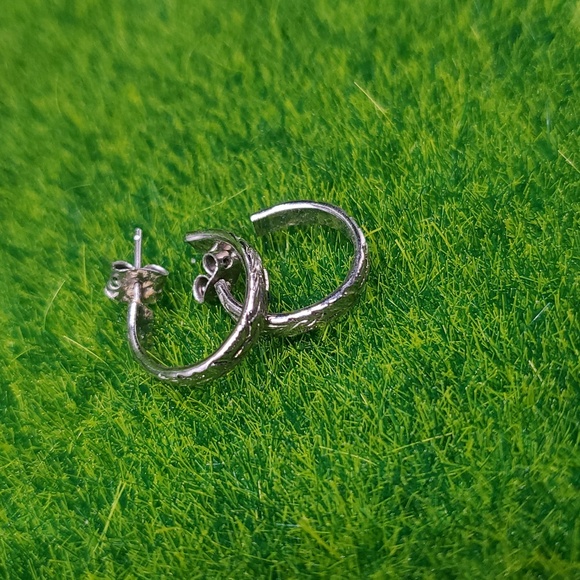 Celtic Groove Hoop Earrings For Pierced Ears E1005 - Picture 2 of 3